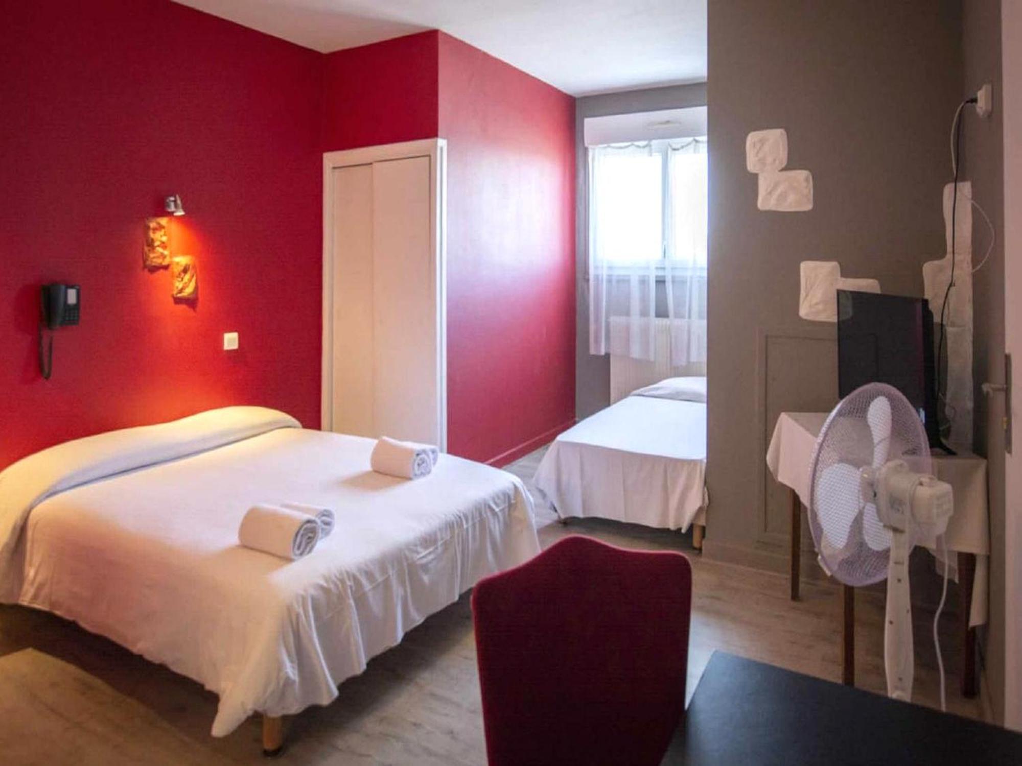 Le Relais De La Route Bleue Saint-Loup (Auvergne) Exterior foto